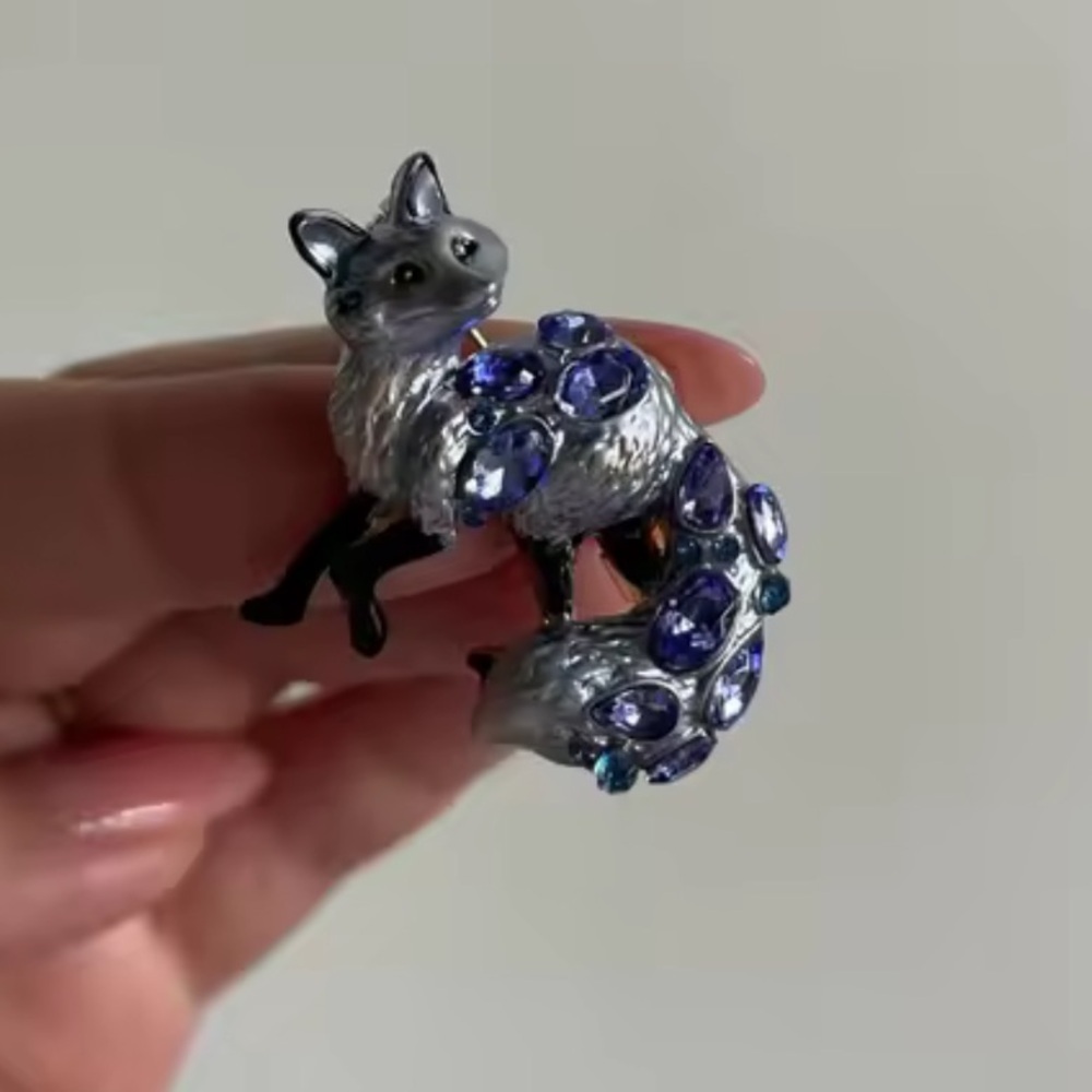 Charming Fox Blue Crystal Brooch